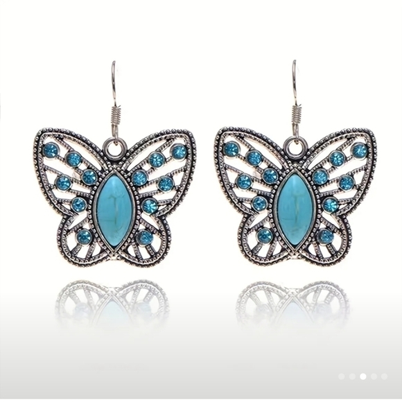 NWT Butterfly Jewelry Set - Necklace, Drop Hook Earrings & Bracelet - Picture 4 of 10